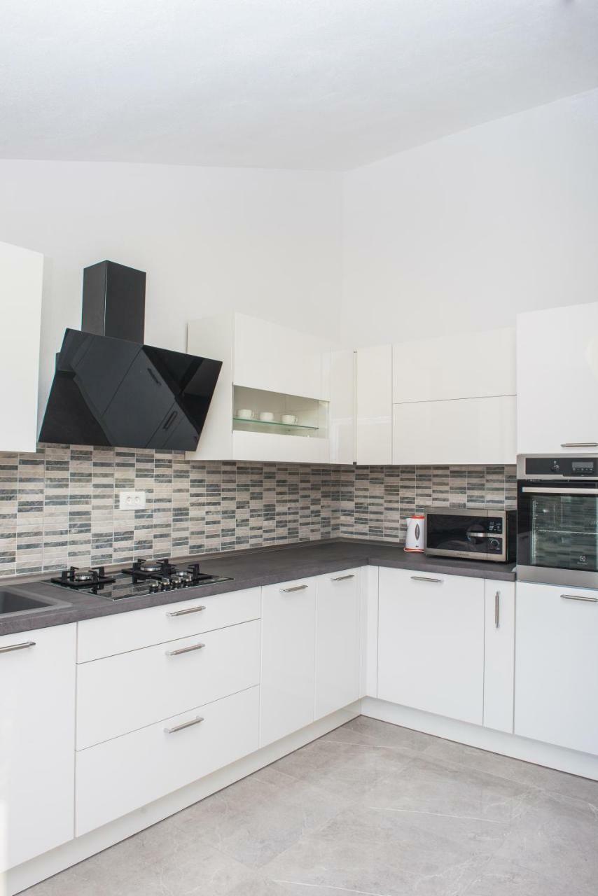 Apartman Franko Apartment Grebastica Bagian luar foto