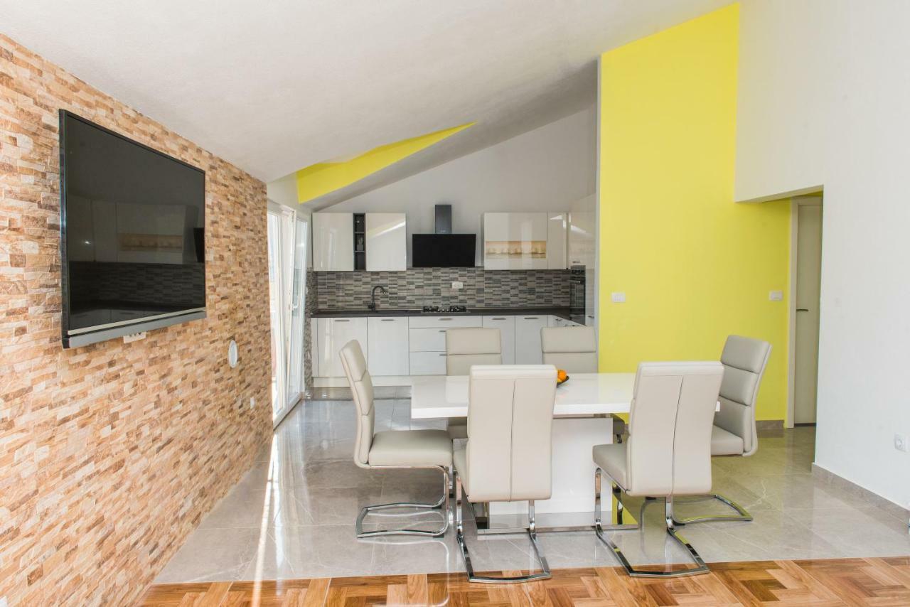 Apartman Franko Apartment Grebastica Bagian luar foto