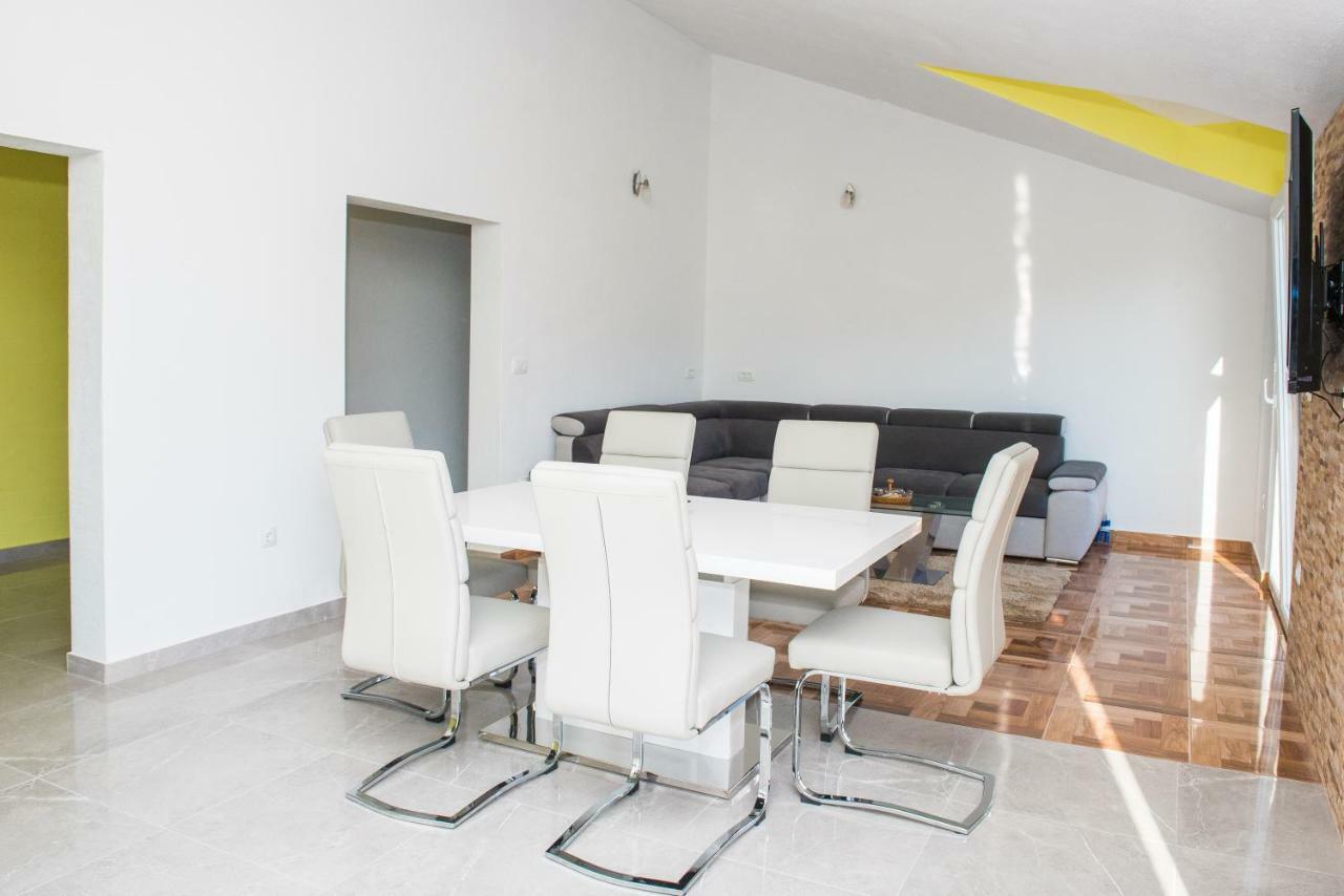 Apartman Franko Apartment Grebastica Bagian luar foto