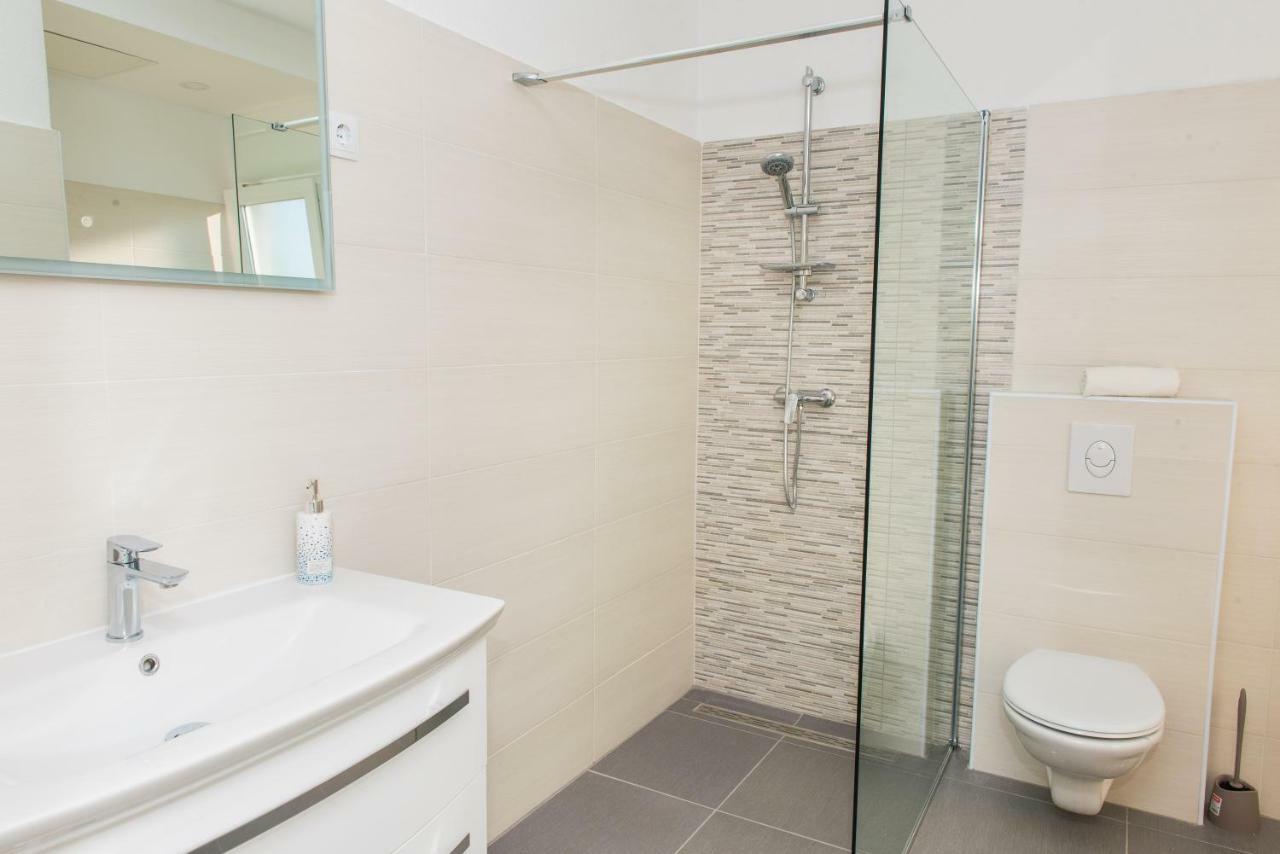Apartman Franko Apartment Grebastica Bagian luar foto