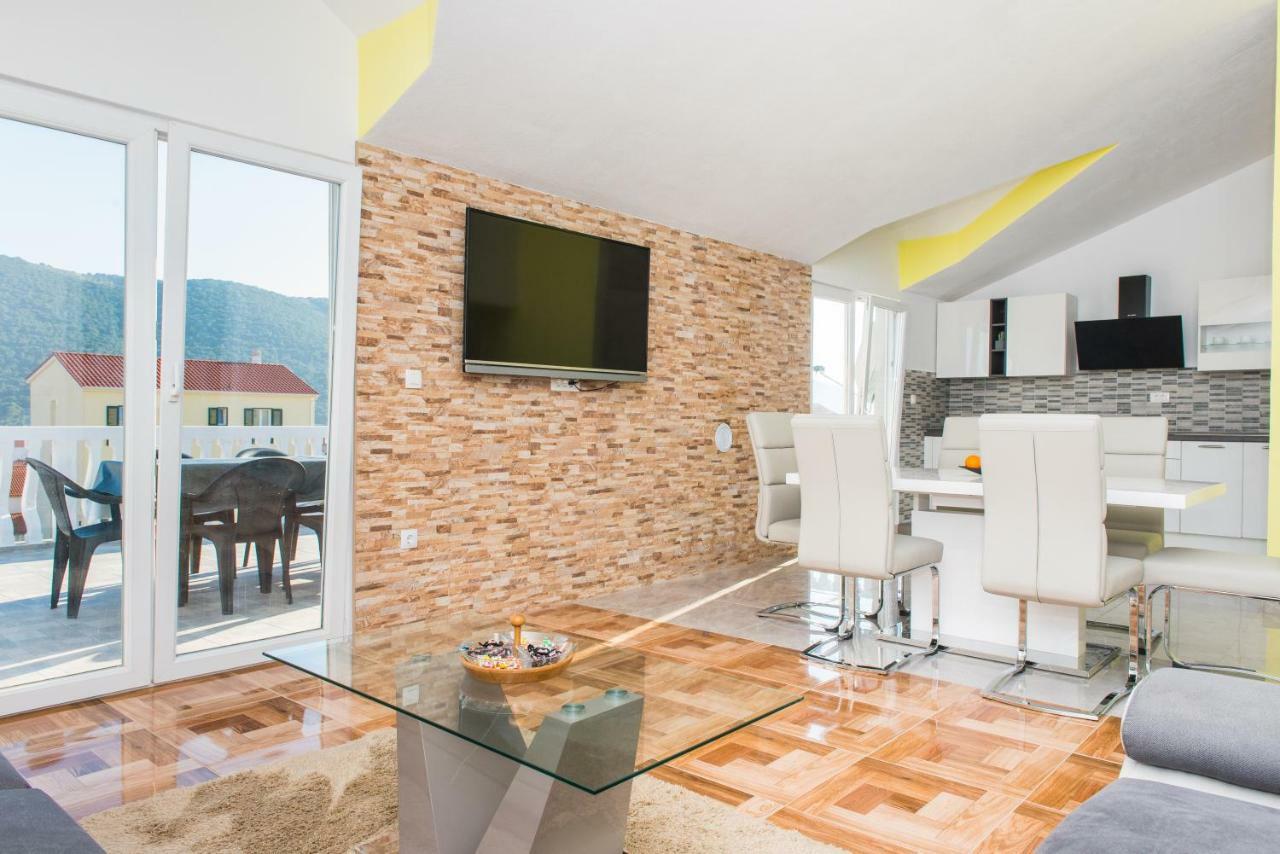 Apartman Franko Apartment Grebastica Bagian luar foto