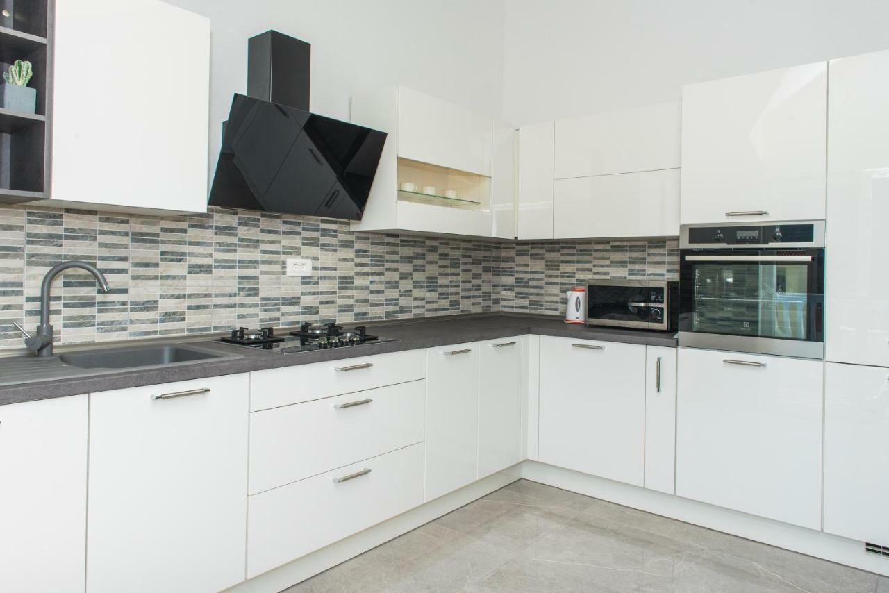 Apartman Franko Apartment Grebastica Bagian luar foto
